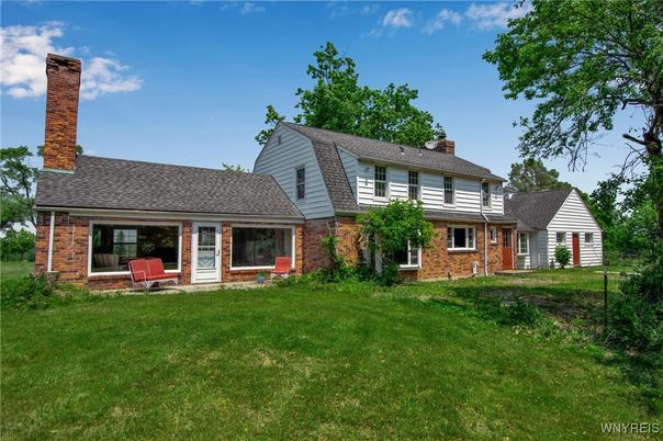 Backyard, Exterior, Facade, Brick Facade, Cape Cod