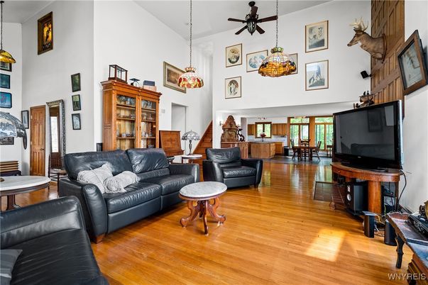 Interior, Living room, Pendant Lights, Wood Texture Flooring
