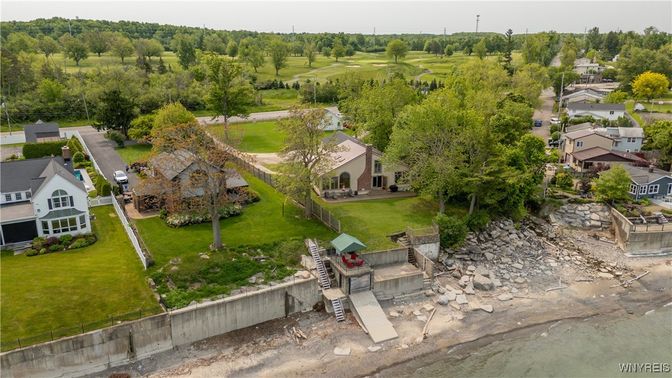 Exterior, Drone