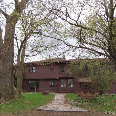 Exterior, Facade, Brick Facade, Raised Ranch