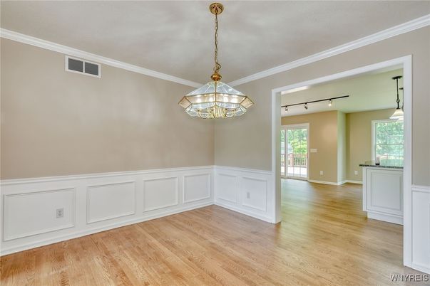 Empty room, Interior, Pendant Lights, Wood Texture Flooring
