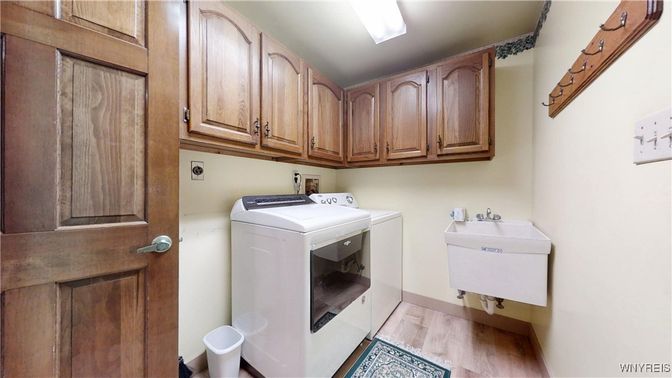 Interior, Washer, Wood Texture Flooring