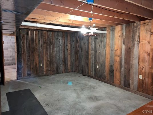 Empty room, Interior, Wooden Beams, Wooden Walls