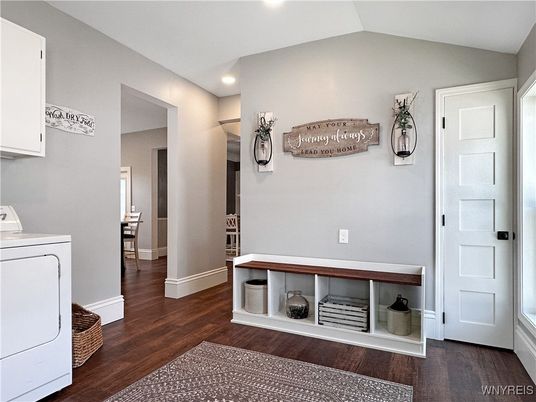 Interior, Recessed Lighting, Washer, Wood Texture Flooring