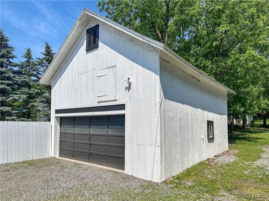 Detached Garage, Exterior