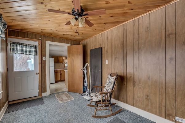 Empty room, Interior, Wooden Ceilings, Wooden Walls
