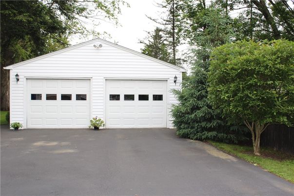 Detached Garage, Exterior