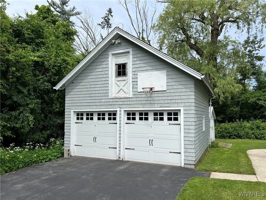 Detached Garage, Exterior