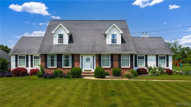 Exterior, Facade, Brick Facade, Cape Cod