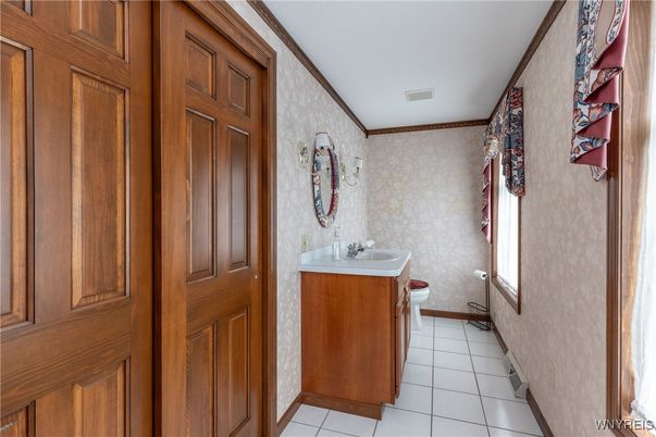 Bathroom, Dual Sink Vanities, Interior