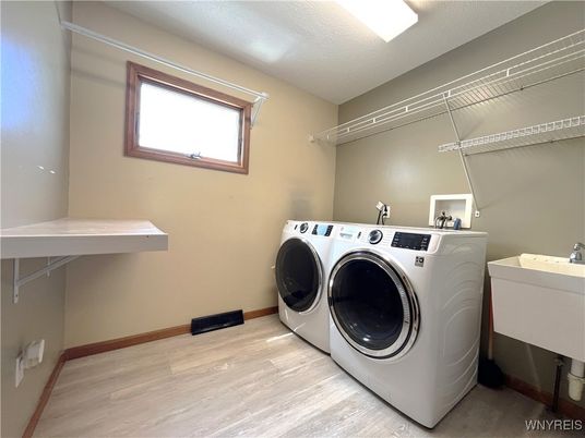 Interior, Washer, Wood Texture Flooring