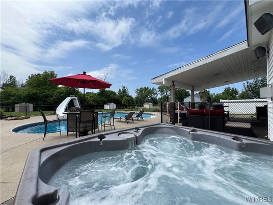 Exterior, Hot Tub, Pool