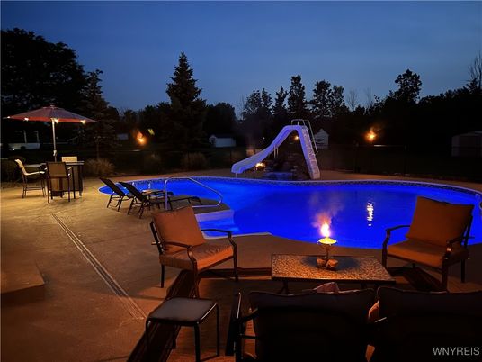 Exterior, Playground, Pool