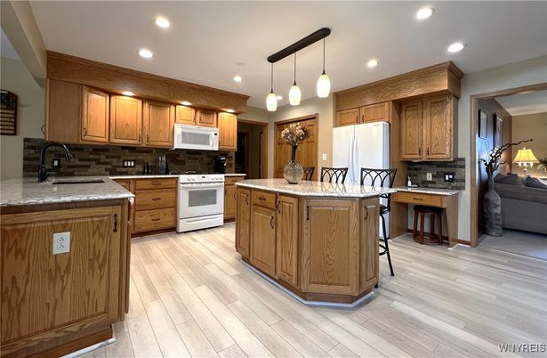 Interior, Kitchen, Pendant Lights, Recessed Lighting, Wood Texture Flooring