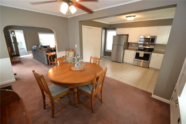 Dining room, Interior, Kitchen, Living room, Stainless Steel Appliances