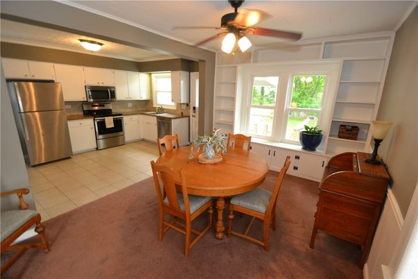 Dining room, Interior, Kitchen, Stainless Steel Appliances