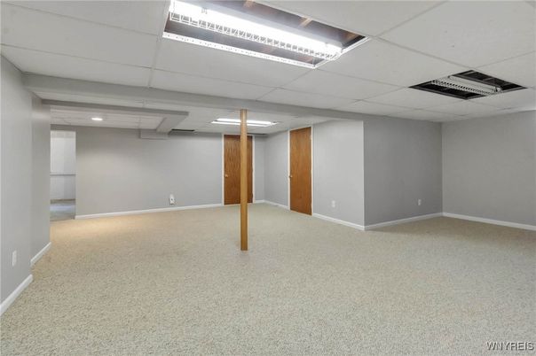 Empty room, Interior, Recessed Lighting