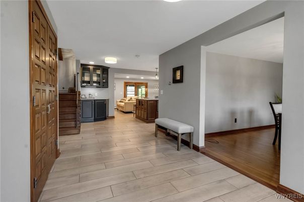 Interior, Recessed Lighting, Wood Texture Flooring