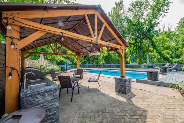 Exterior, Pool