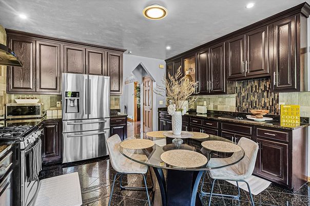 Dining room, Interior, Kitchen, Recessed Lighting, Stainless Steel Appliances