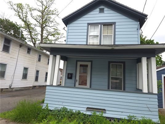 Exterior, Facade, Queen Anne Victorian