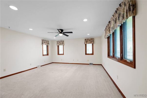 Empty room, Interior, Recessed Lighting