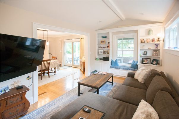 Interior, Living room, Pendant Lights, Wood Texture Flooring