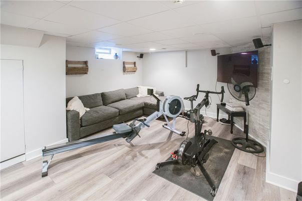Fitness Equipment, Interior, Recessed Lighting, Wood Texture Flooring