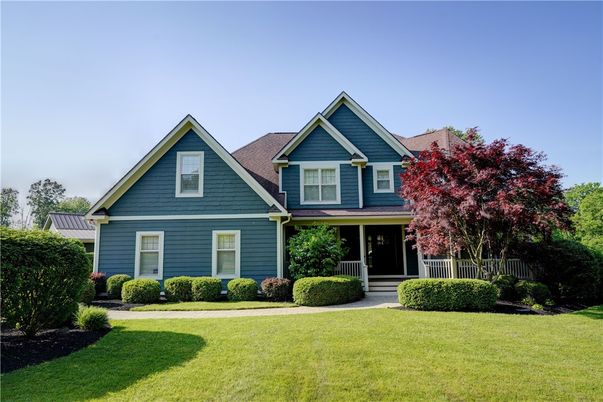 Exterior, Facade, Farmhouse
