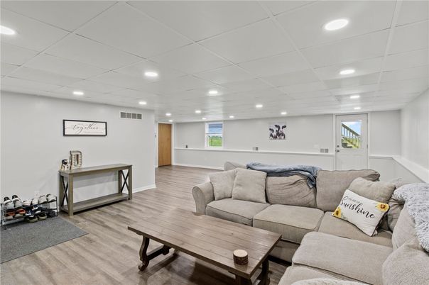 Interior, Living room, Recessed Lighting, Wood Texture Flooring