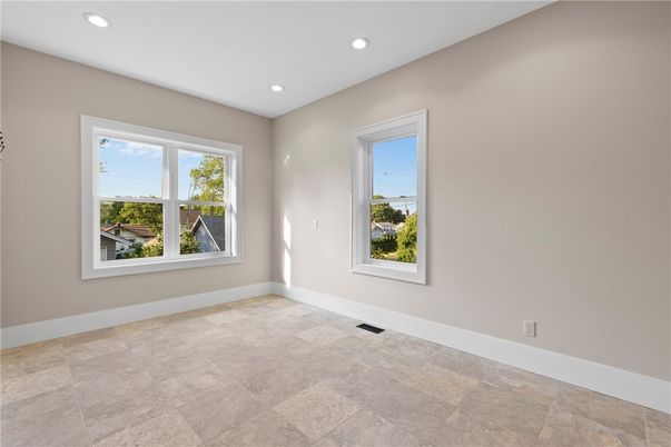 Empty room, Interior, Recessed Lighting
