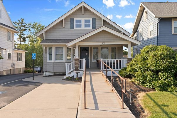 Exterior, Facade, American Craftsman