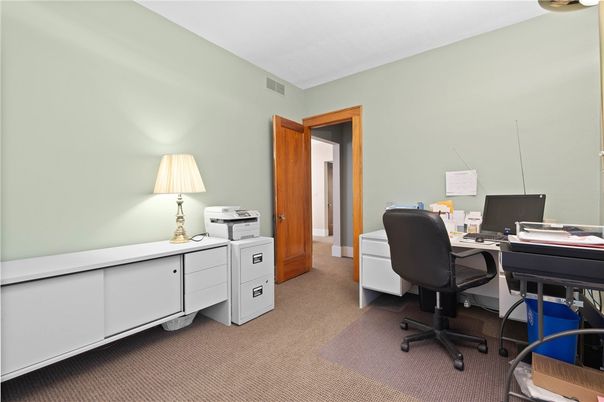 Home Office, Interior