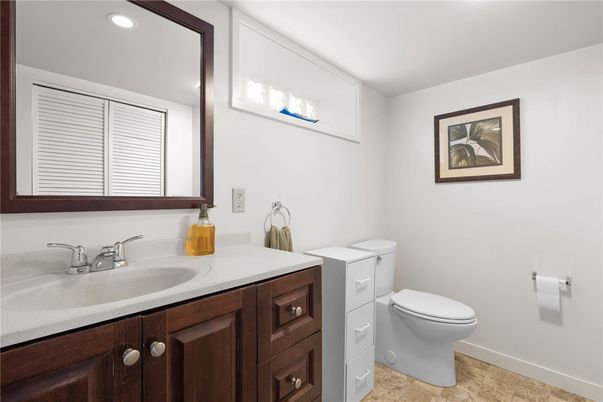 Bathroom, Interior, Recessed Lighting