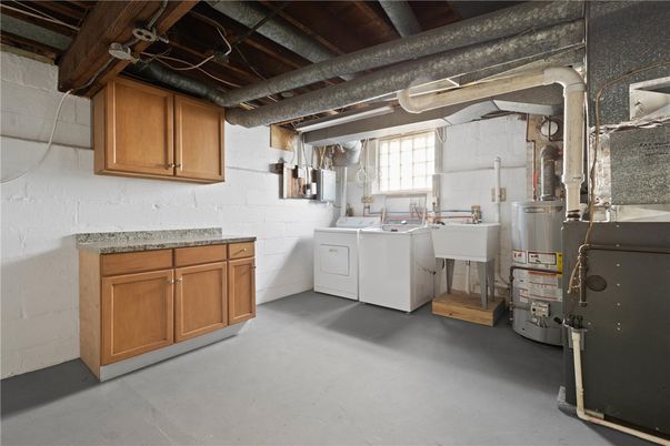 Interior, Washer, Wooden Beams
