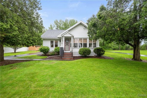 Backyard, Exterior, Facade, Ranch