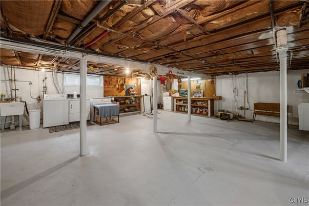 Interior, Washer, Wooden Beams