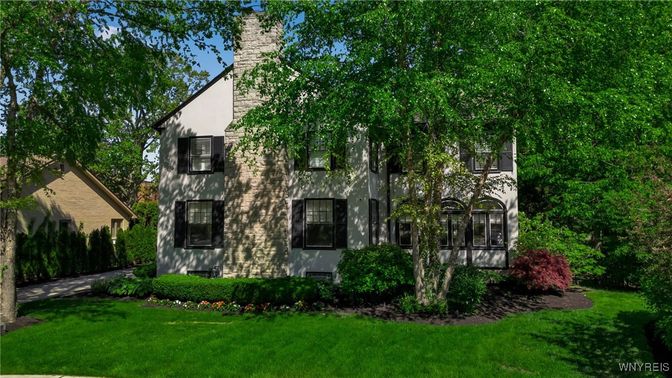 Exterior, Facade, Tudor Revival