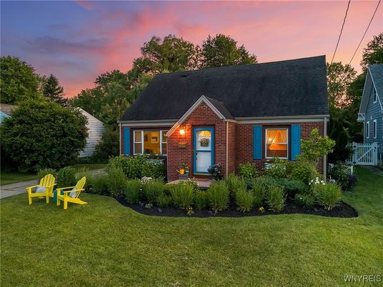 Backyard, Exterior, Facade, Brick Facade, Cape Cod