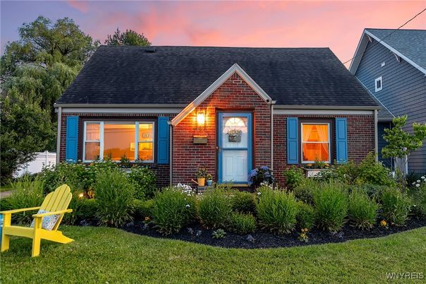 Exterior, Facade, Brick Facade, Cape Cod