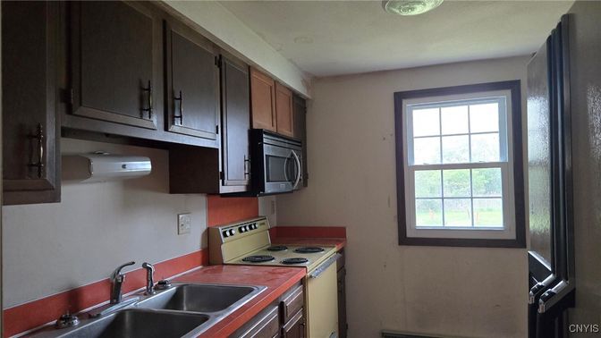 Interior, Kitchen, Tile Countertops