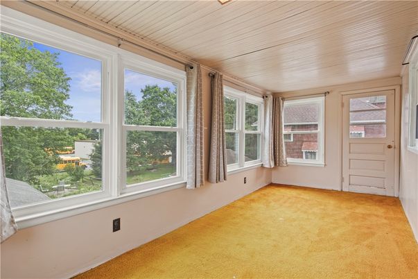 Empty room, Interior, Sun Room
