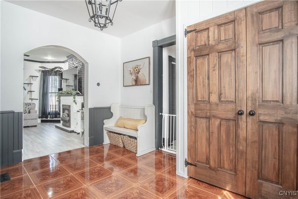 Interior, Pendant Lights, Wood Texture Flooring