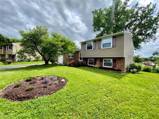 Backyard, Exterior, Facade, Brick Facade, Split Level