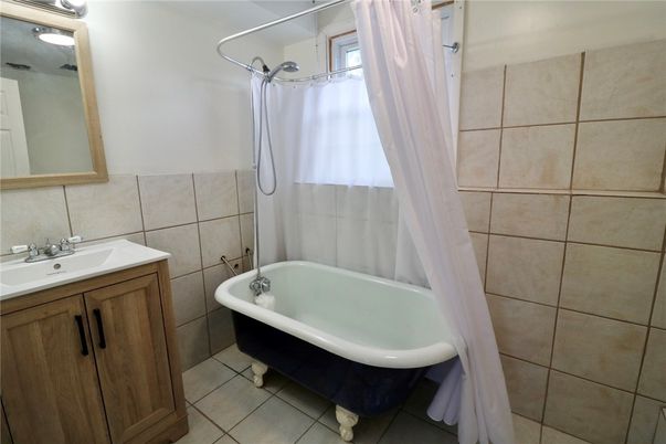Bathroom, Free Standing Baths, Interior