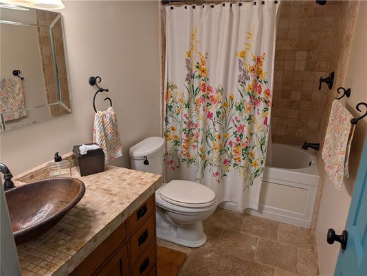 Bathroom, Interior, Tile Countertops