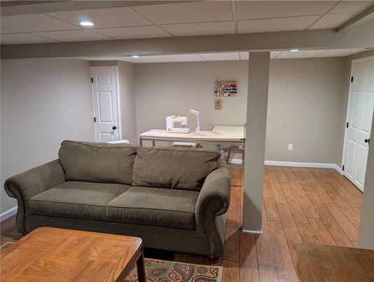 Interior, Recessed Lighting, Wood Texture Flooring