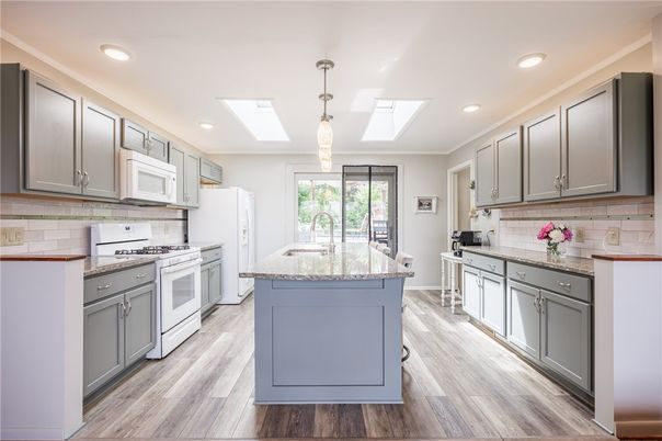 Interior, Kitchen, Pendant Lights, Recessed Lighting, Wood Texture Flooring