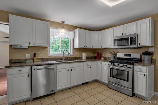 Interior, Kitchen, Pendant Lights, Stainless Steel Appliances