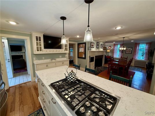 Dining room, Interior, Kitchen, Pendant Lights, Recessed Lighting, Wood Texture Flooring